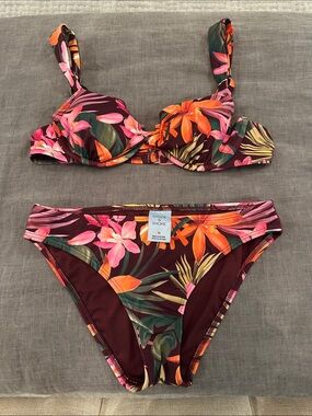 Shade & Shore Floral Underwire Bikini Set Size: XS, Top, 32B